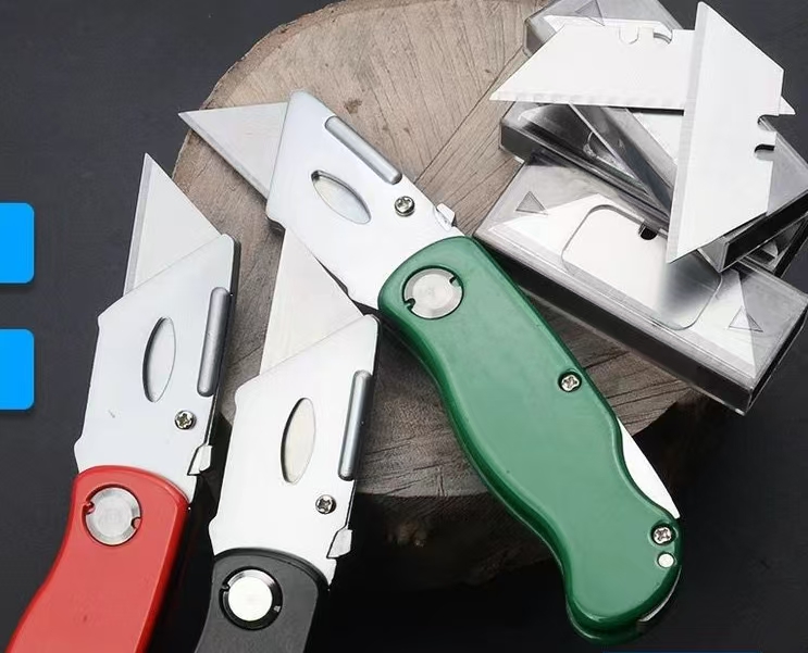 交換可能な刃付き折りたたみ式ユーティリティボックスカッター、 - Heavy Equipment Blade のレビューと価格